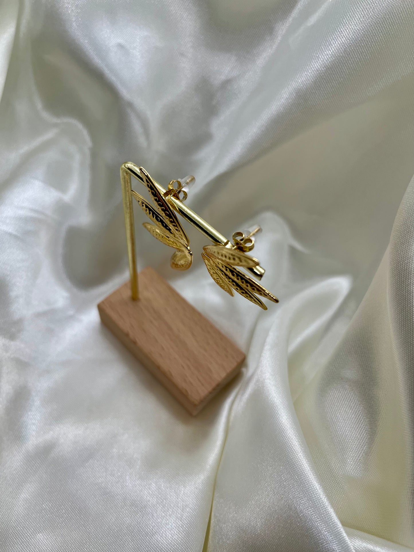 Boucles d’oreilles dorées feuillage