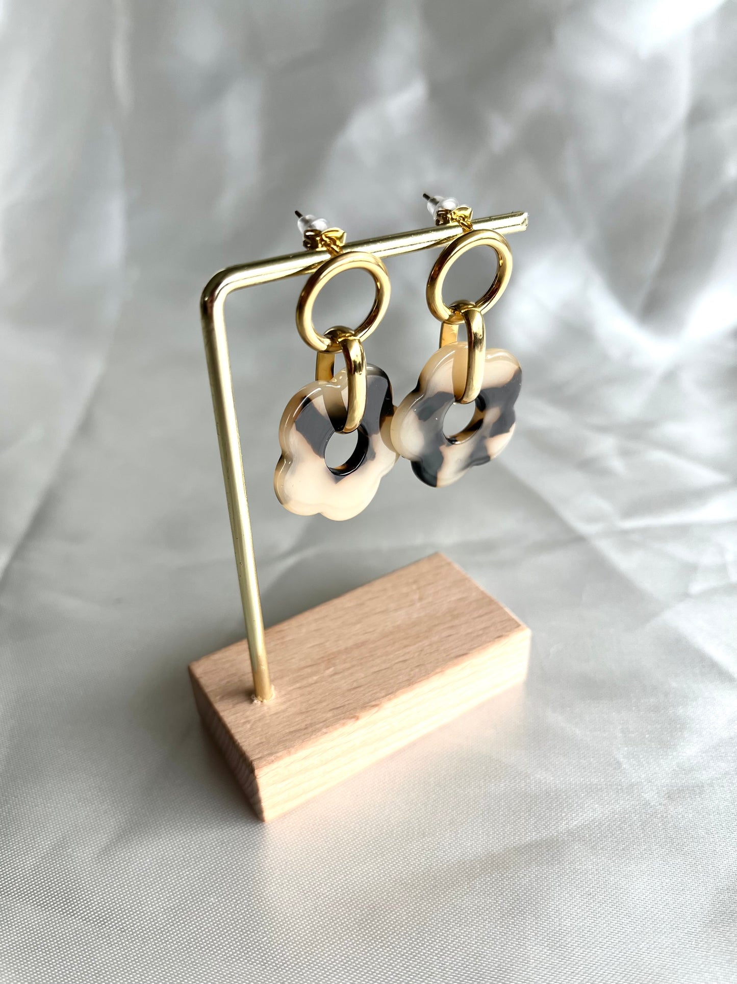Boucles d’oreilles doré et fleur léopard