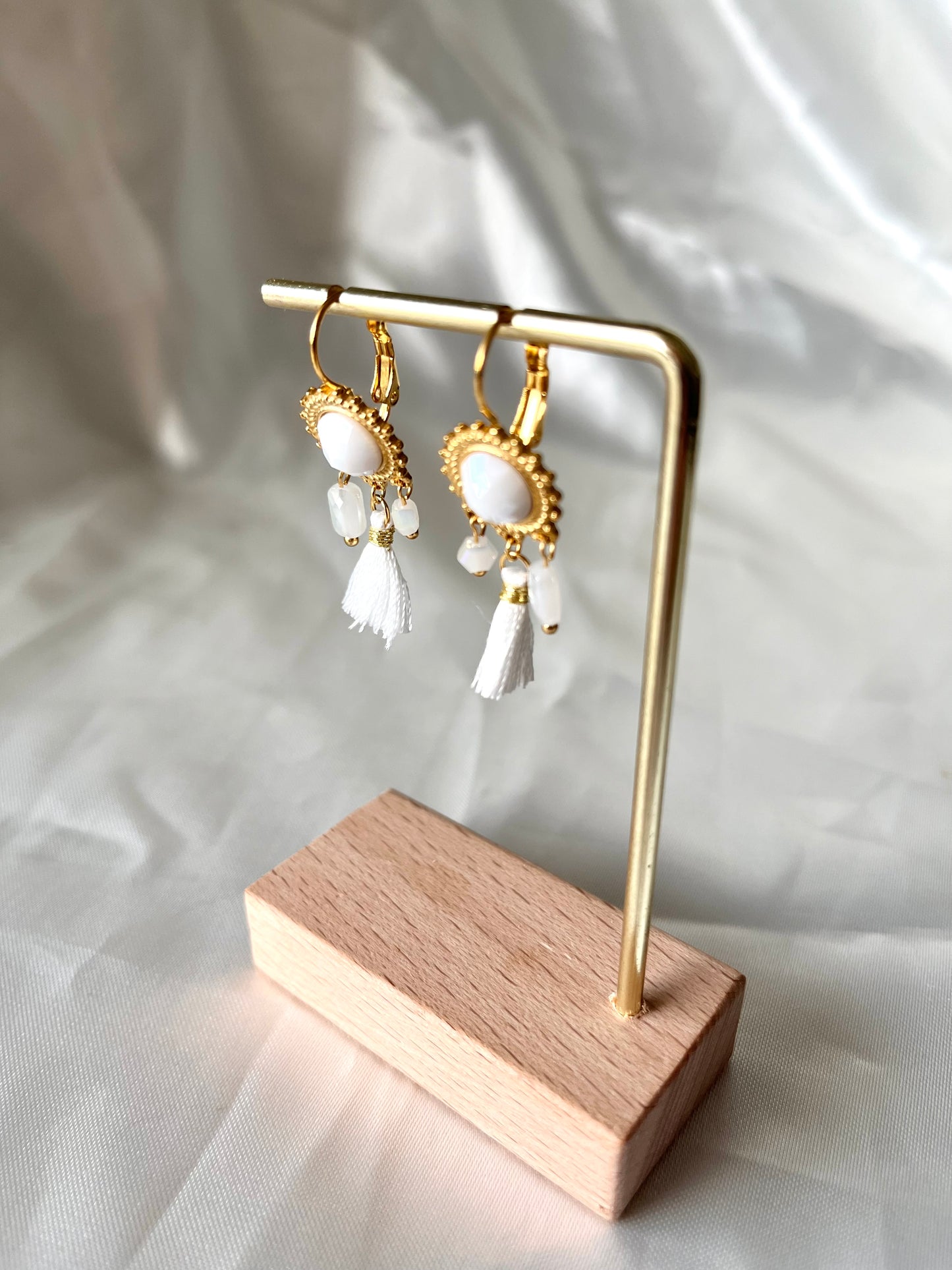 Boucles d’oreilles doré et blanche Orchi