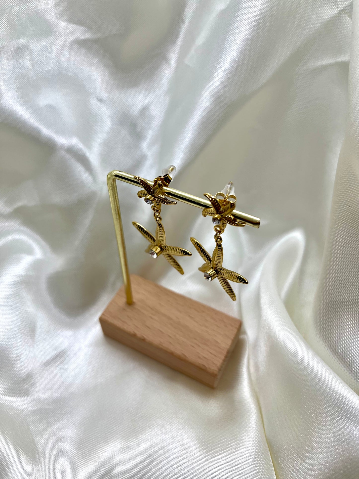 Boucles d’oreilles étoiles de mer dorées et strass