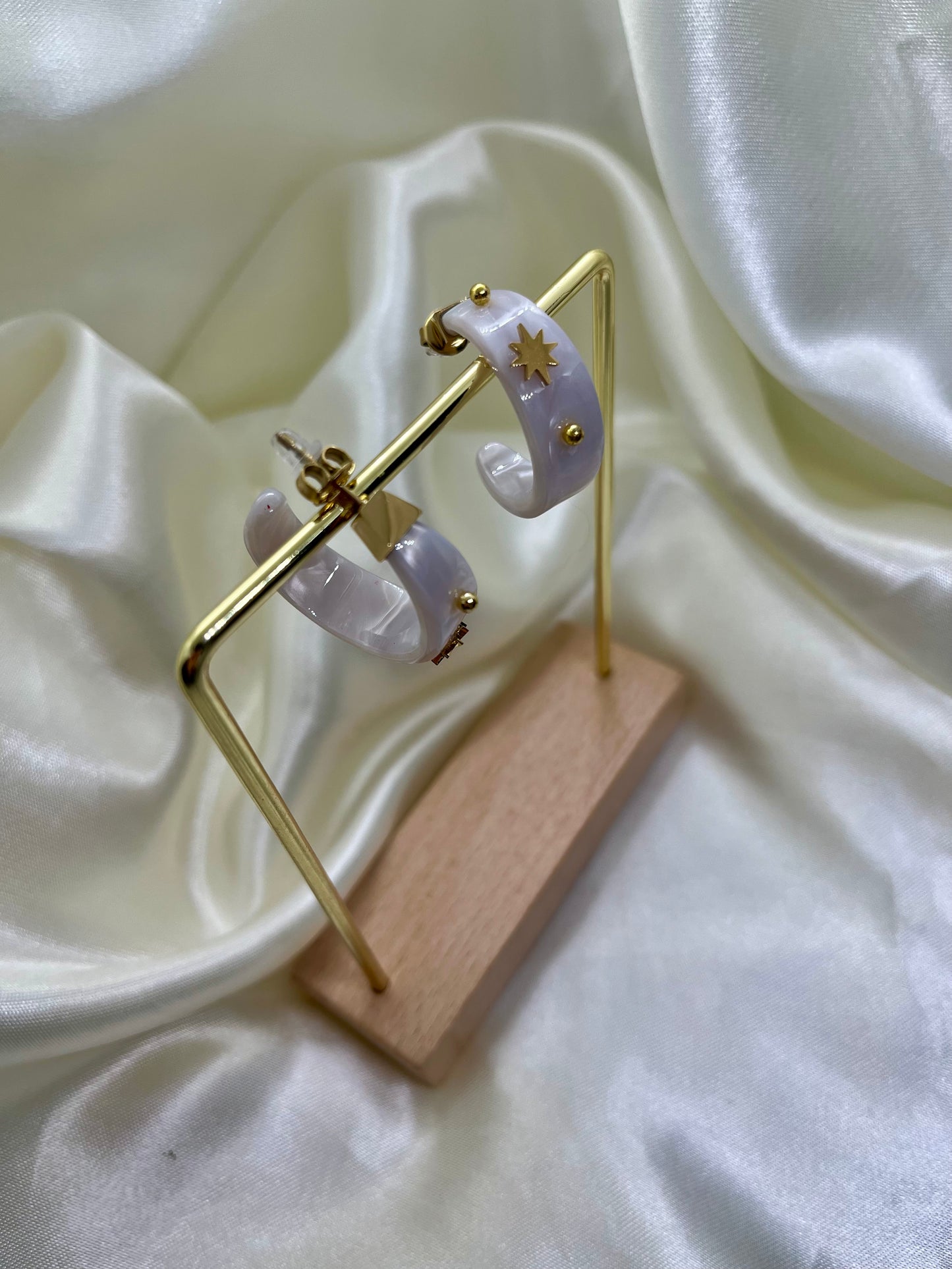 Boucles d’oreilles anneaux blanc nacré