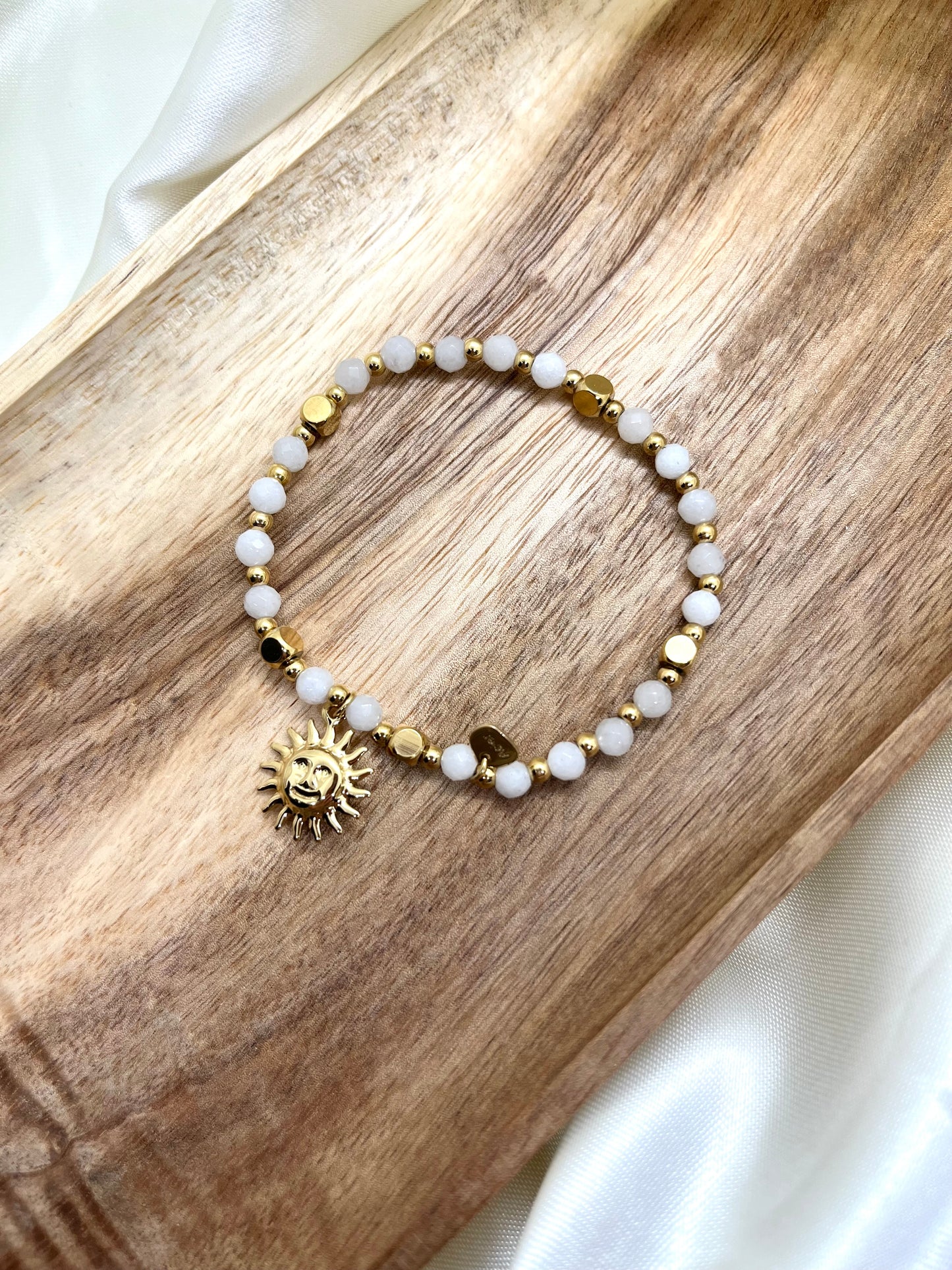 Bracelet doré et blanc soleil - Jade Blanc