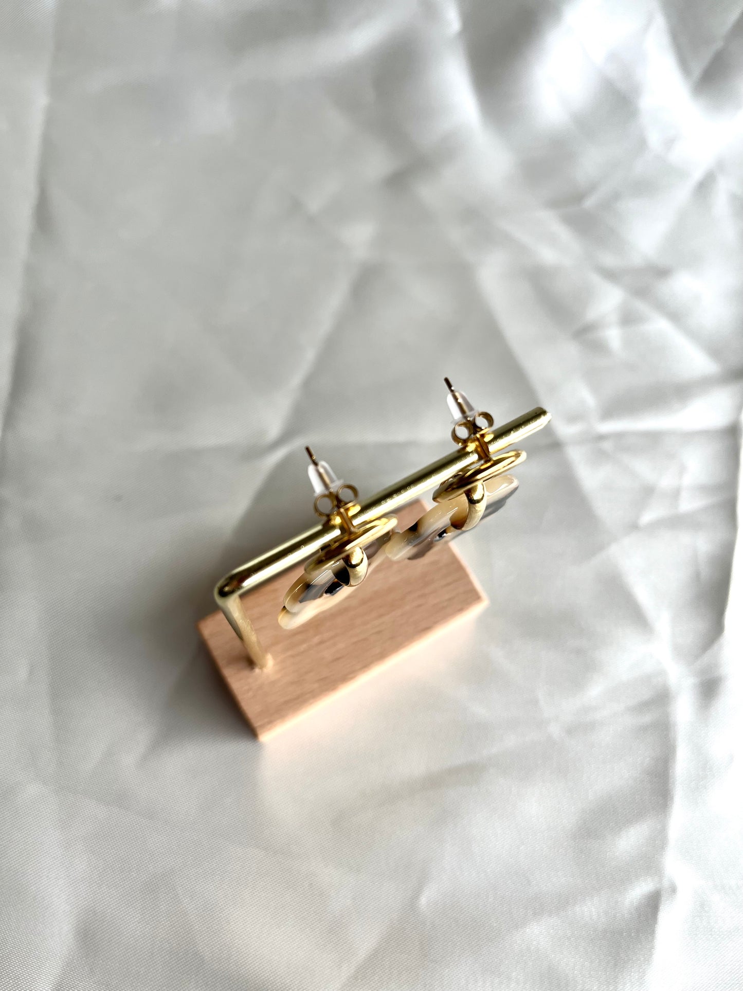 Boucles d’oreilles doré et fleur léopard
