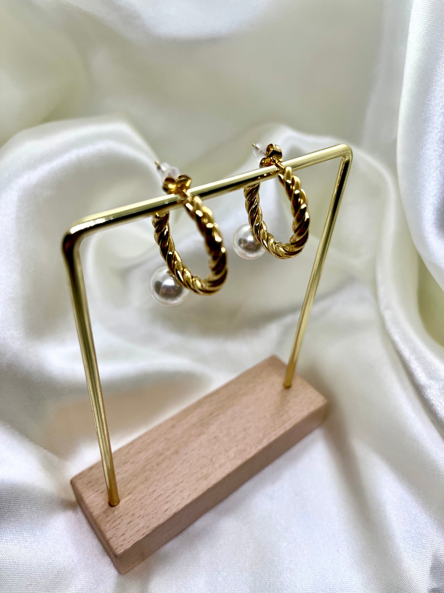 Boucles d’oreilles anneaux doré et nacré