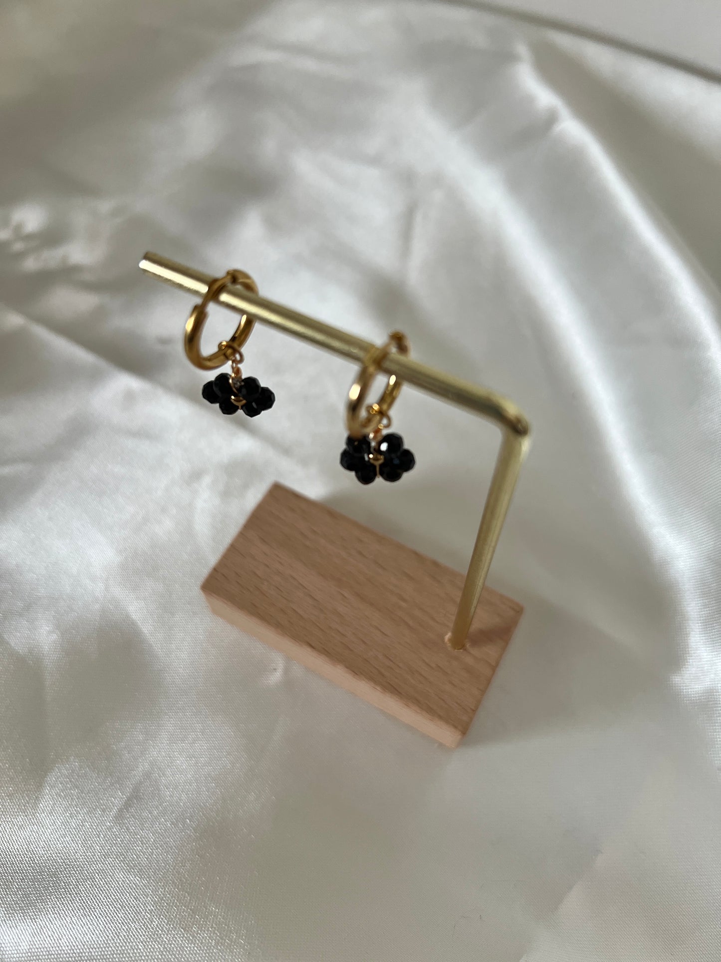 Boucles d'oreilles fleurs noire Baya