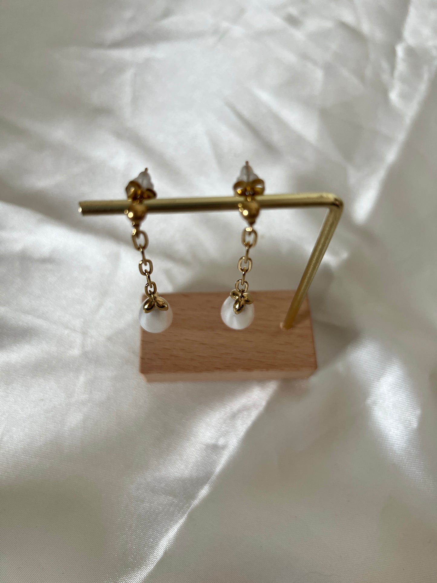 Boucles d'oreilles doré et nacré Gouta