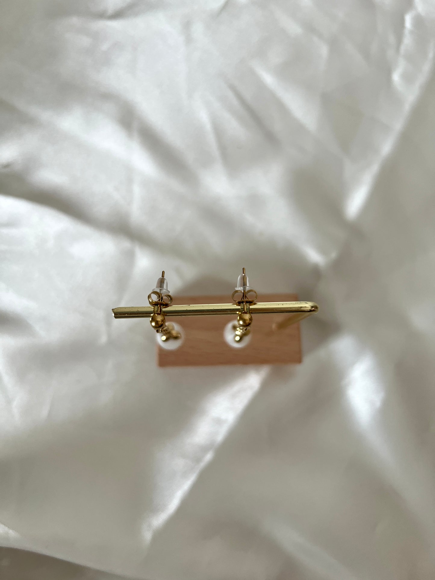 Boucles d'oreilles doré et nacré Gouta