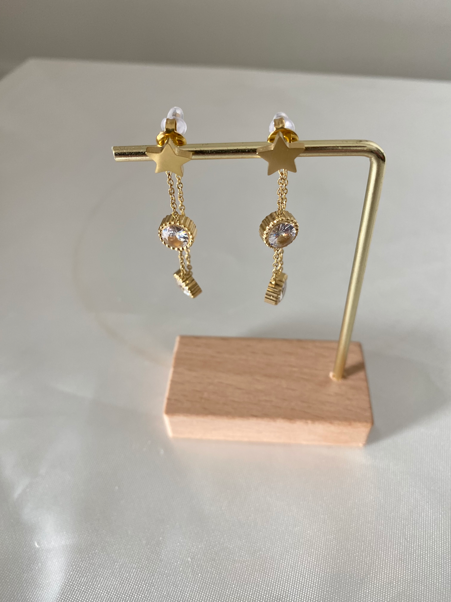 Boucles d'oreilles doré et strass Dota