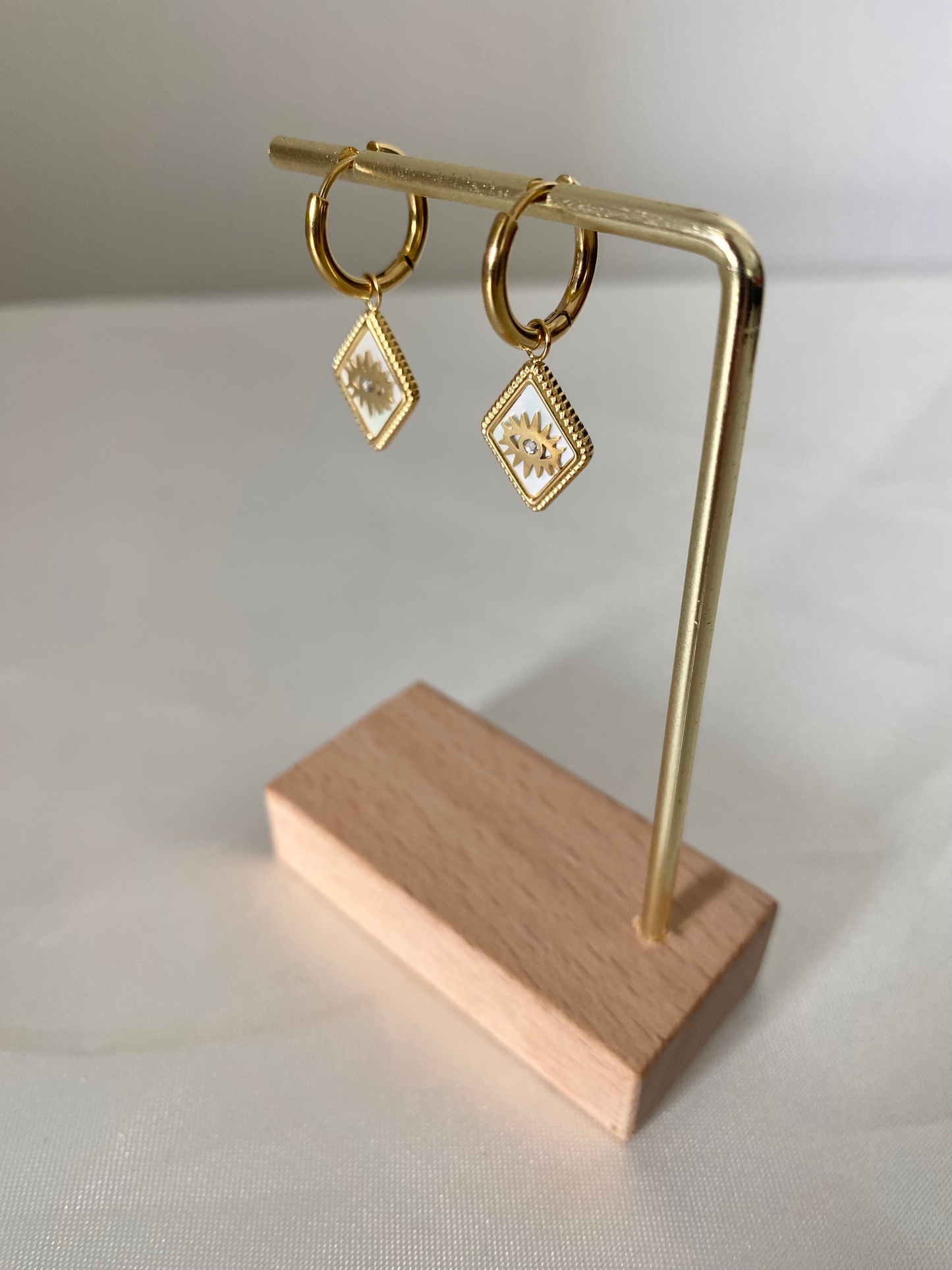 Boucles d'oreilles doré et blanc Gaia