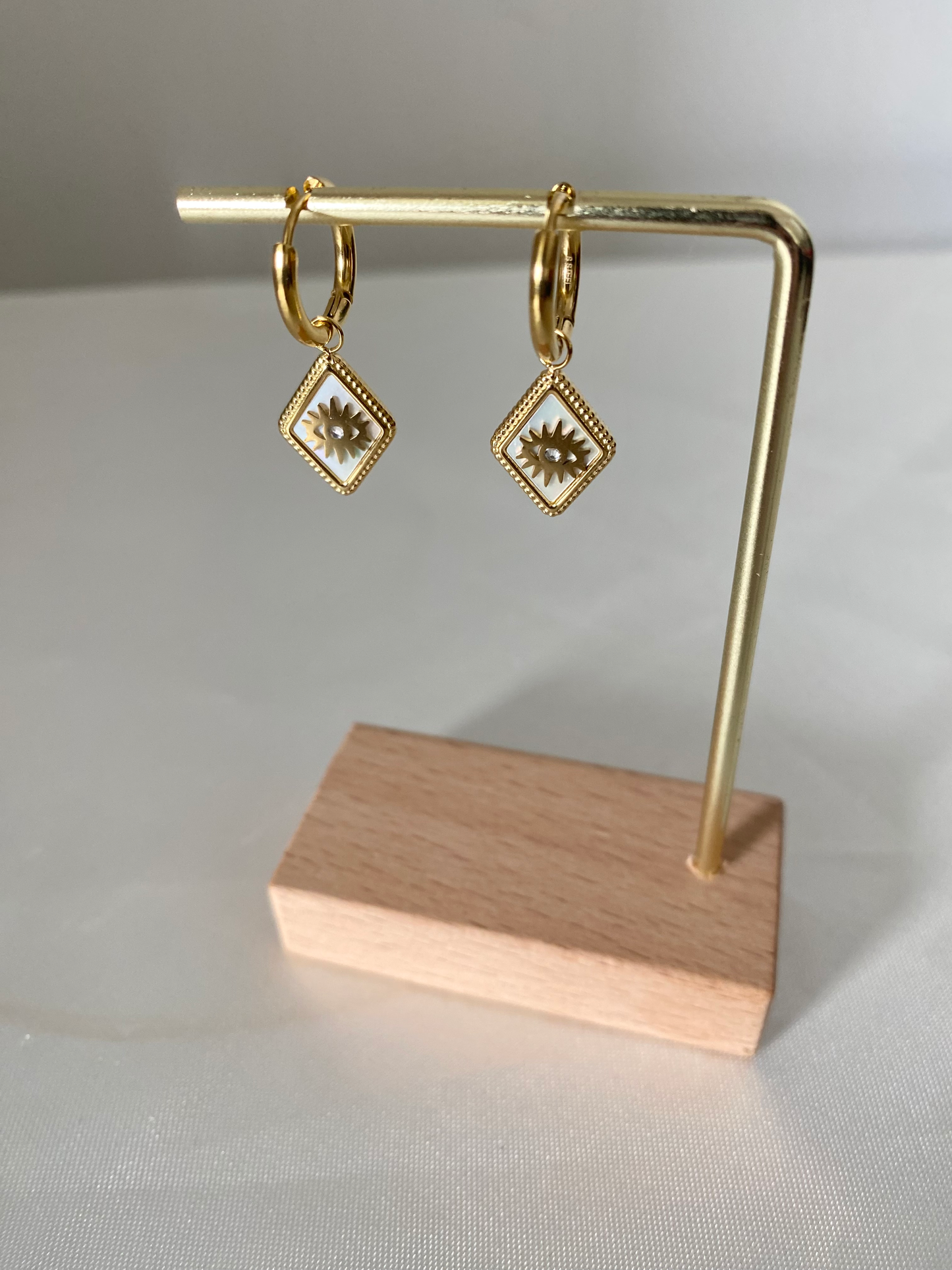 Boucles d'oreilles doré et blanc Gaia
