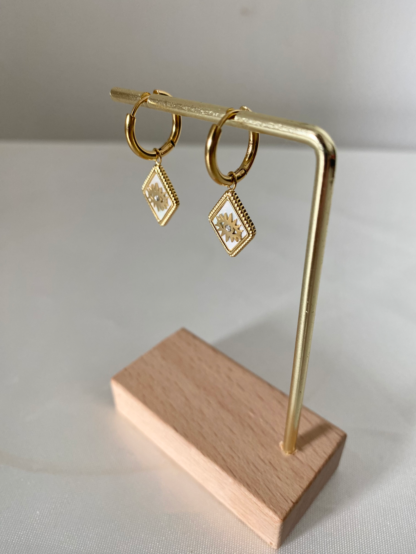 Boucles d'oreilles doré et blanc Gaia