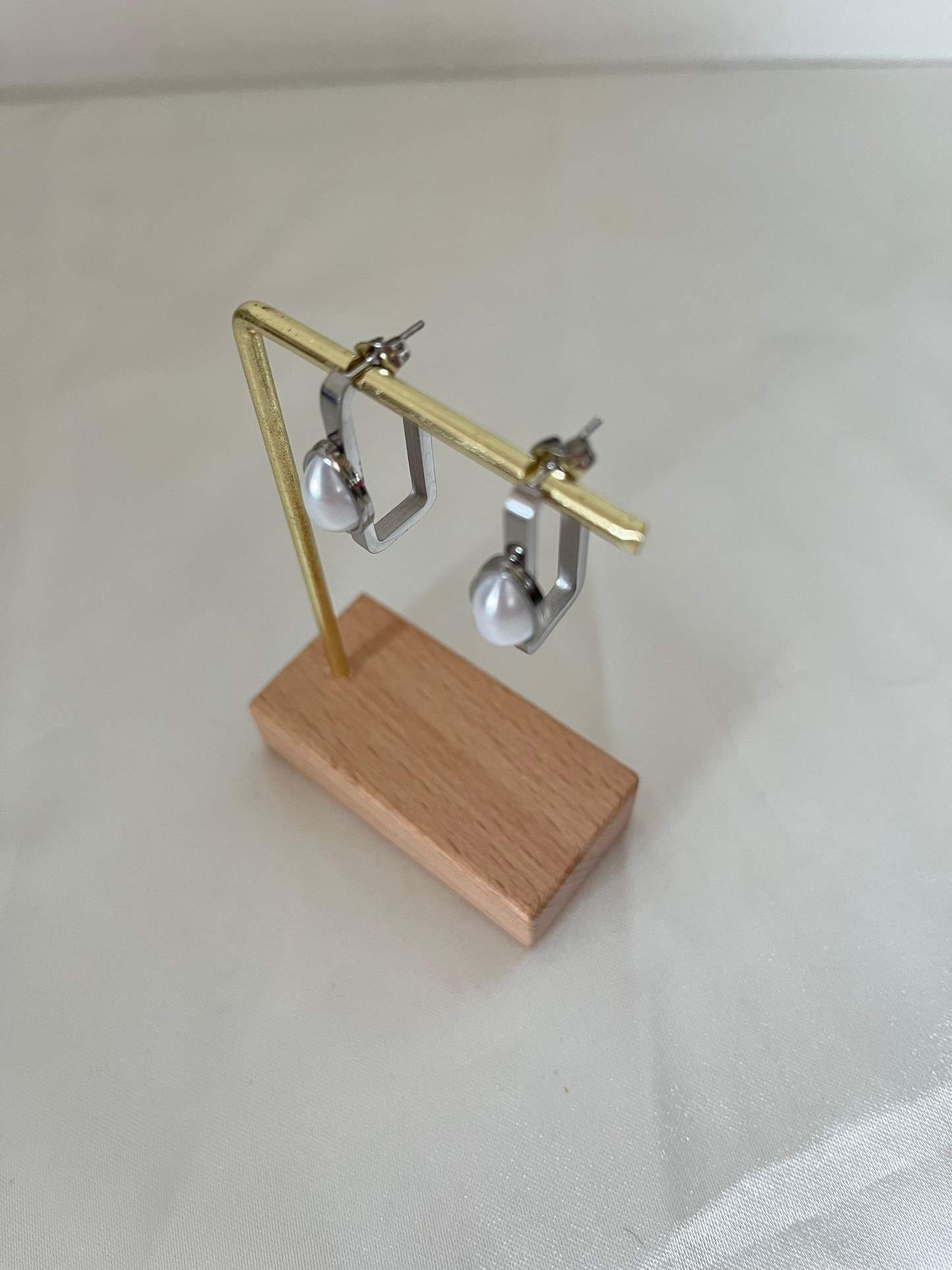 Boucles d'oreilles argenté et nacré April