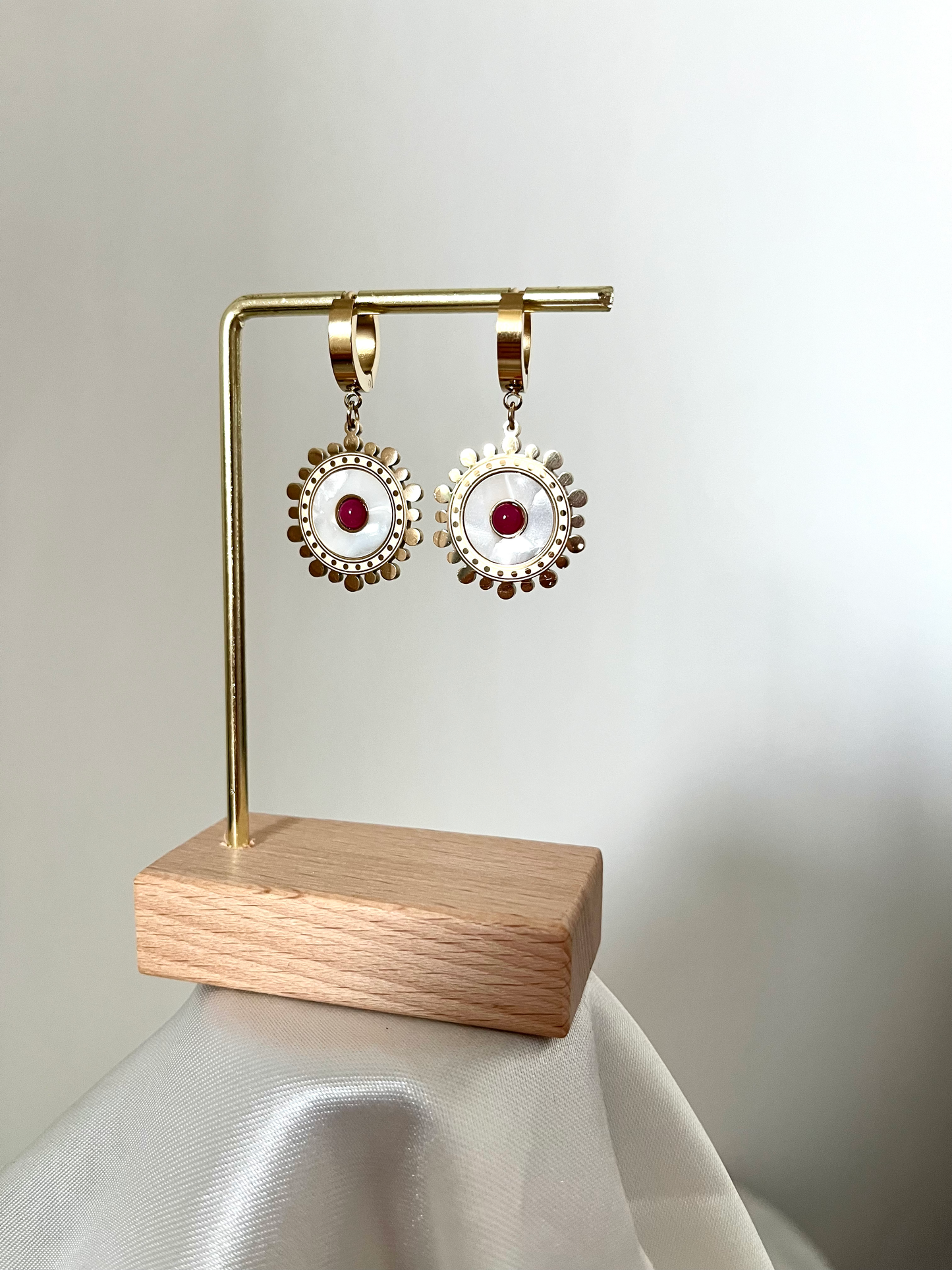 Boucles d'oreilles doré, nacré et rose Ally