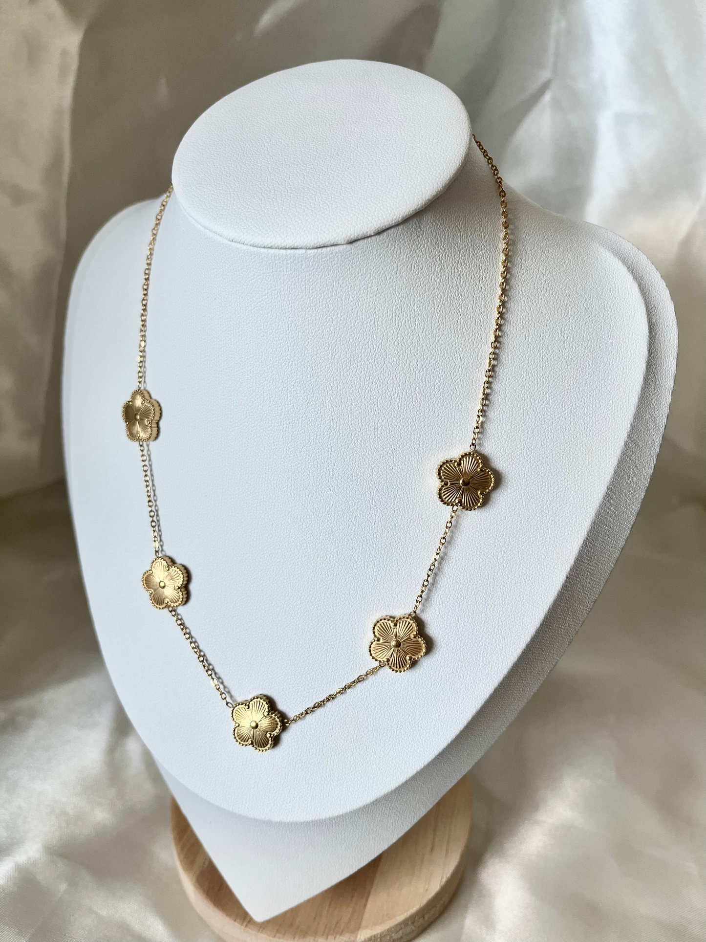 Collier doré fleurs Elowen