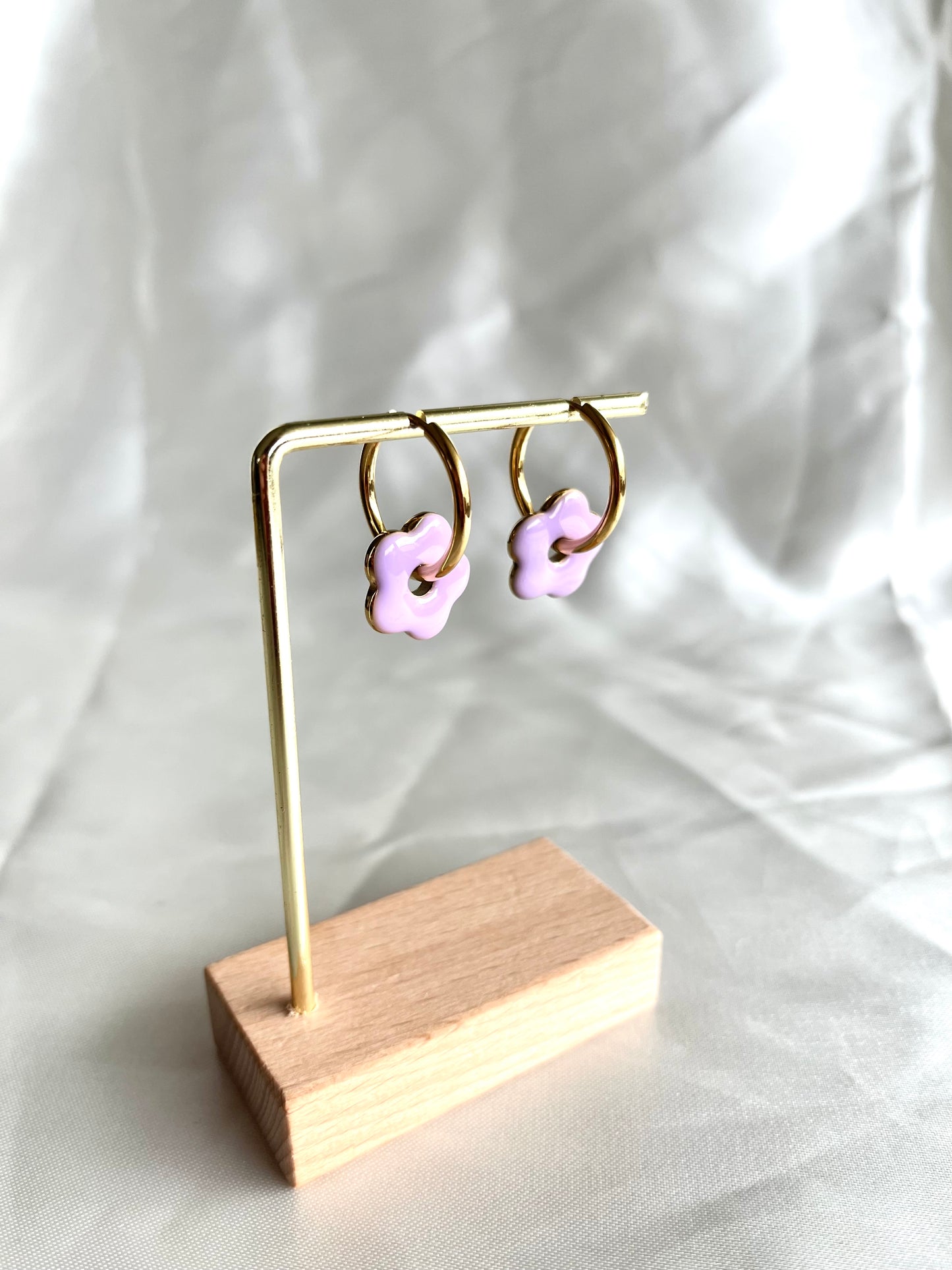 Boucles d’oreilles doré et fleurs violettes Vira