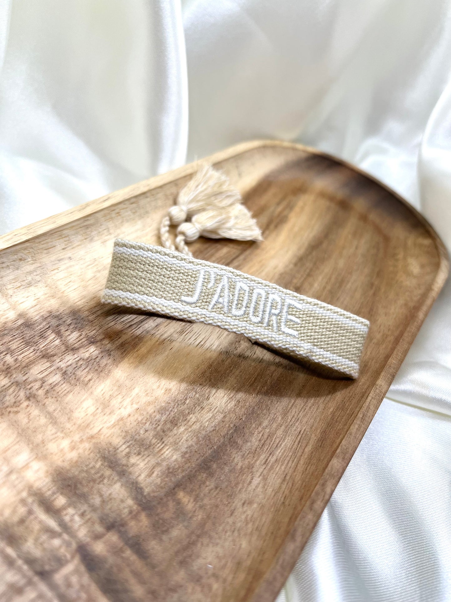 Bracelet j’adore beige et blanc