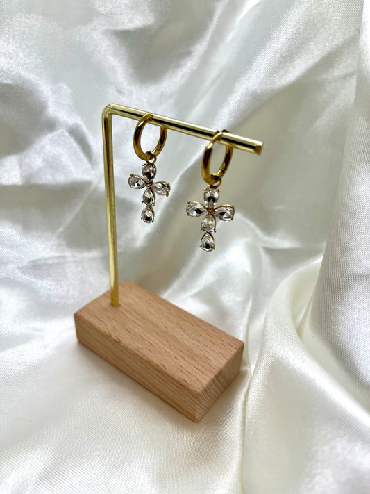 Boucles d’oreilles dorées croix strass