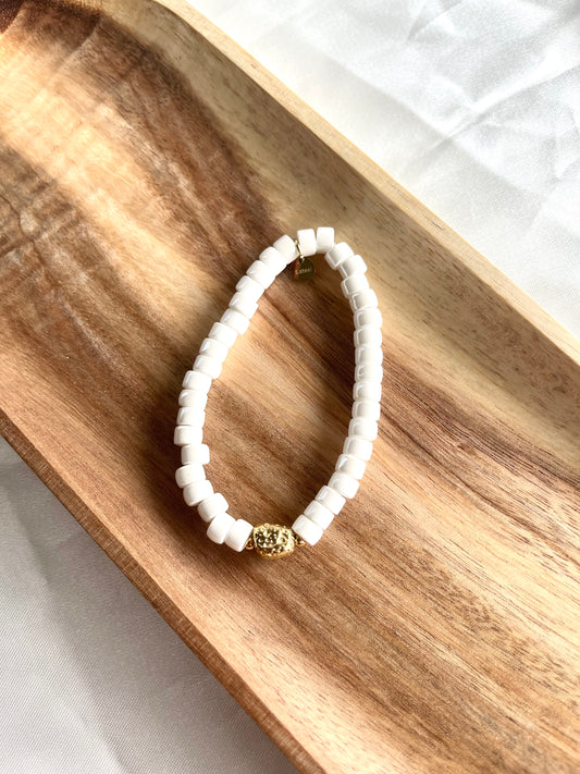 Bracelet en perles blanches