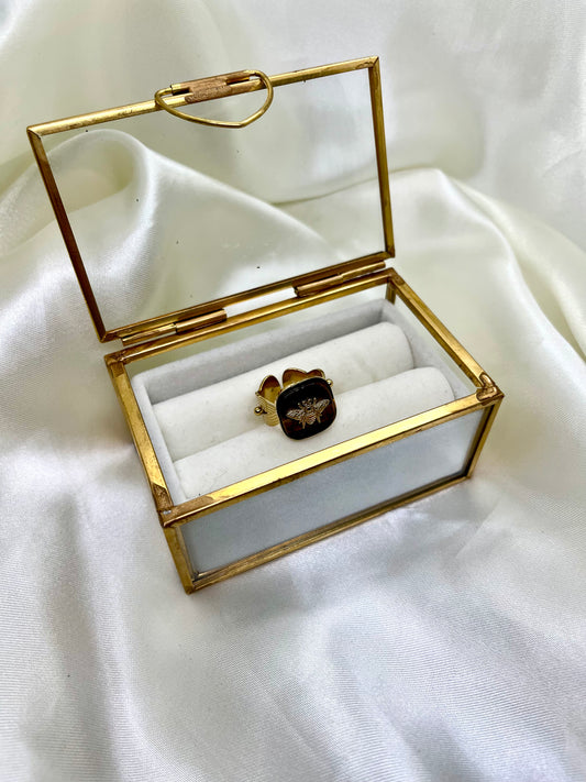 Bague dorée et marron carrée abeille