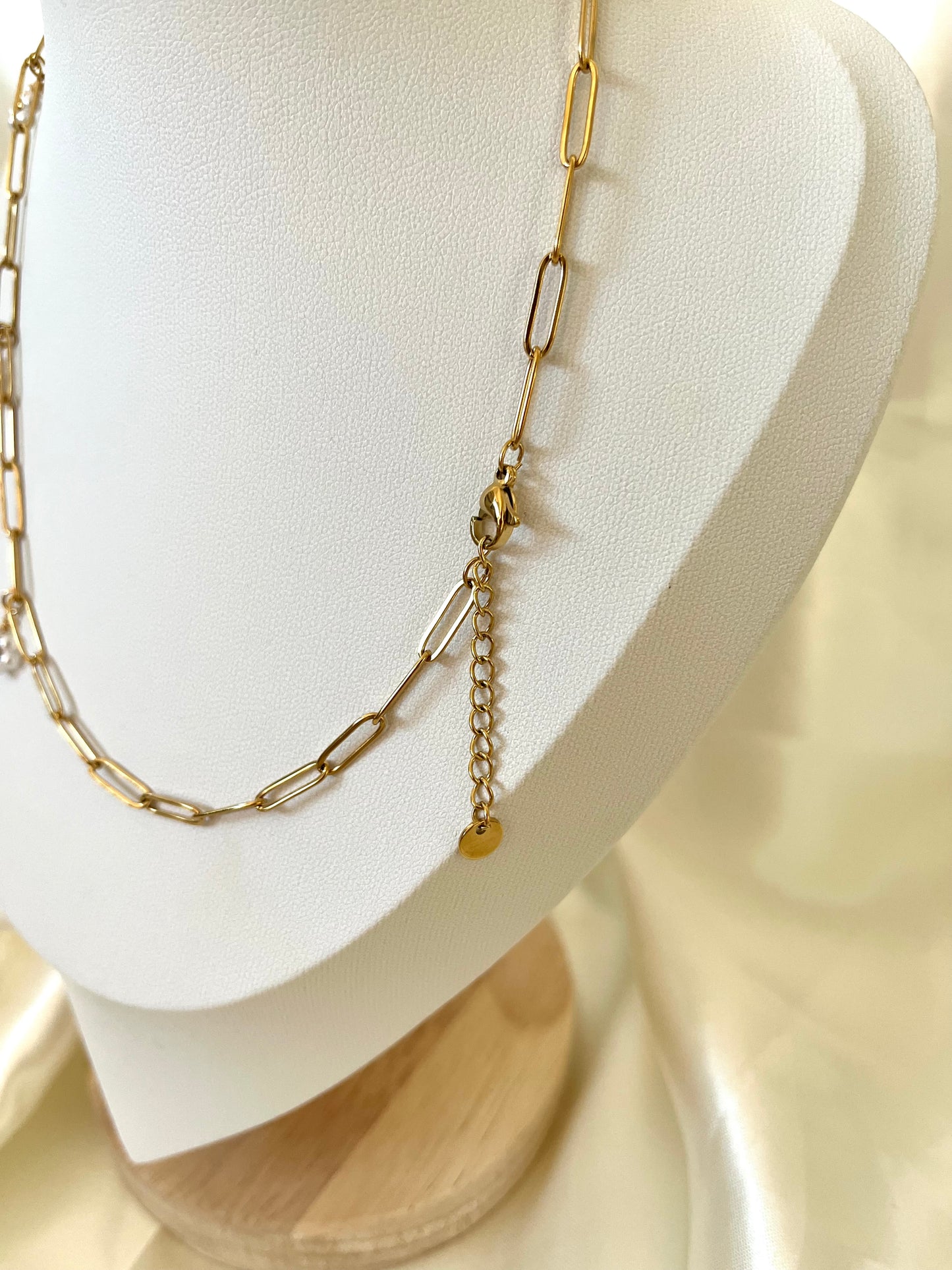 Collier doré fleurs nacré