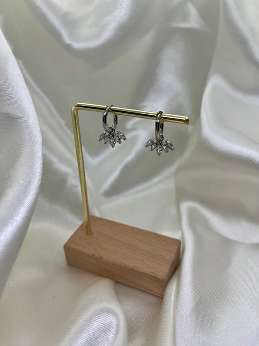 Boucles d’oreilles argentées et strass