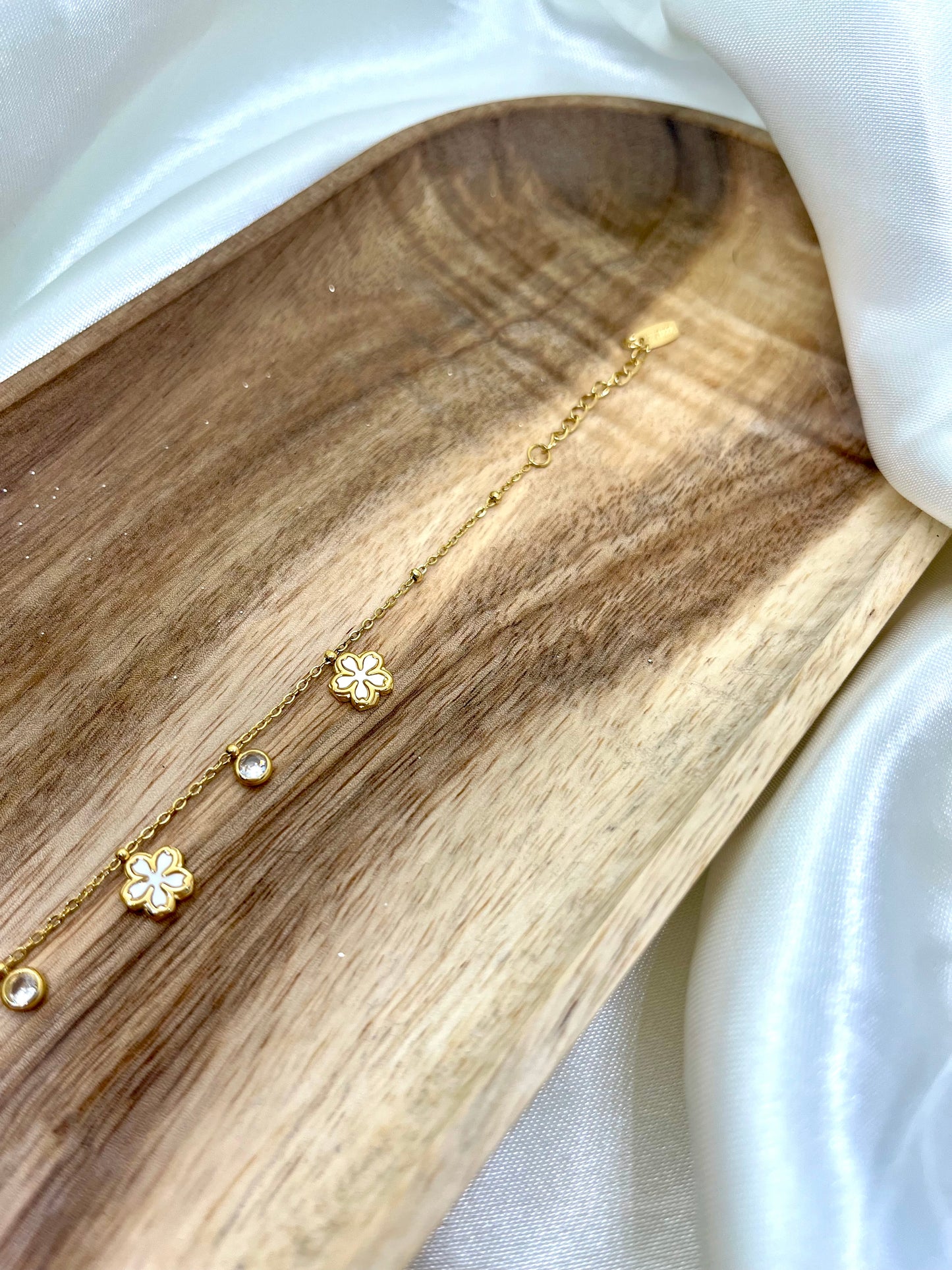Bracelet doré fleurs