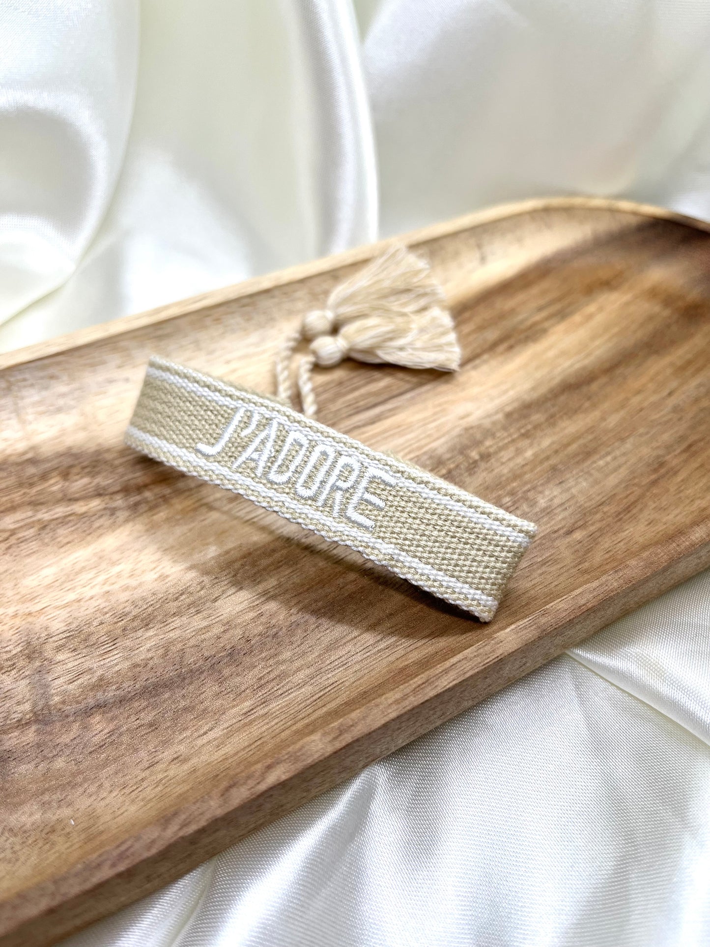 Bracelet j’adore beige et blanc