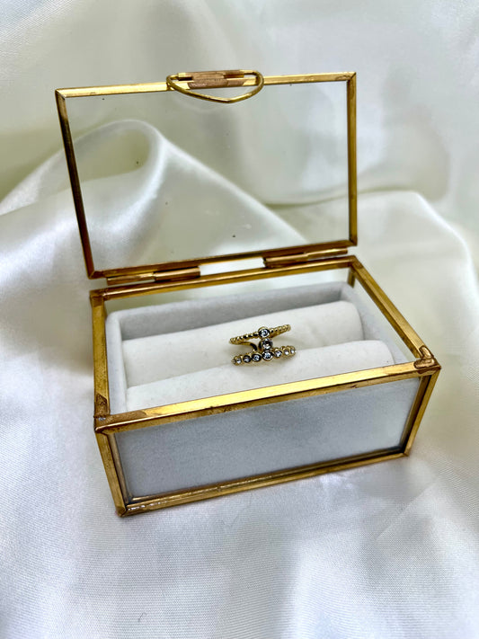 Bague dorée et strass