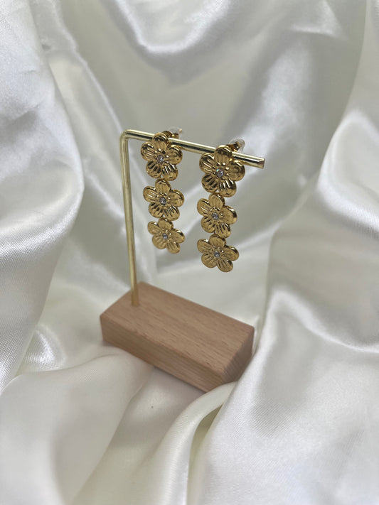 Boucles d’oreilles fleurs dorées et strass