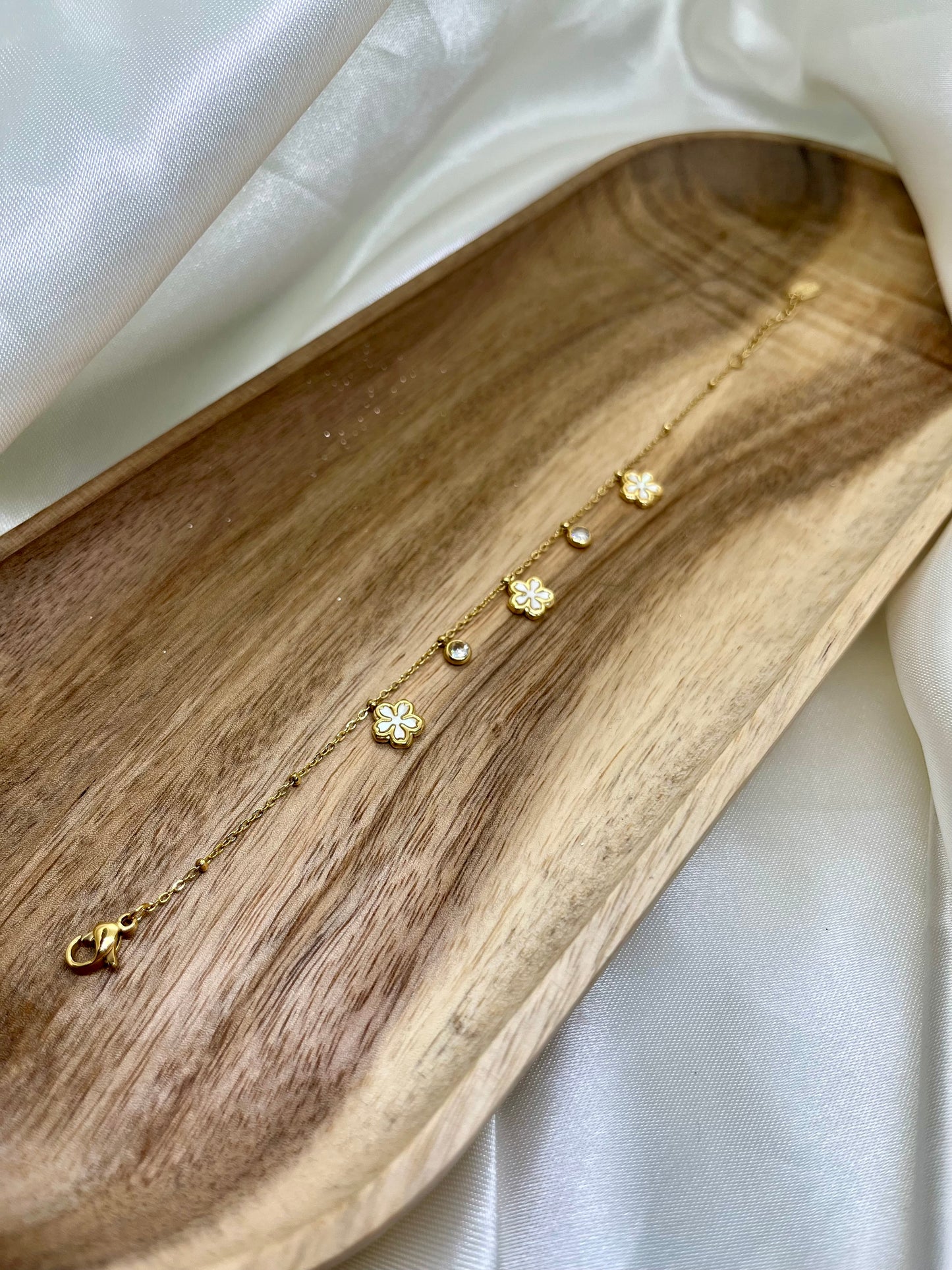 Bracelet doré fleurs
